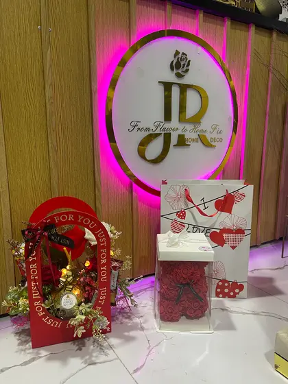 Bouquets et cadeaux d'anniversaire à Tetouan 07