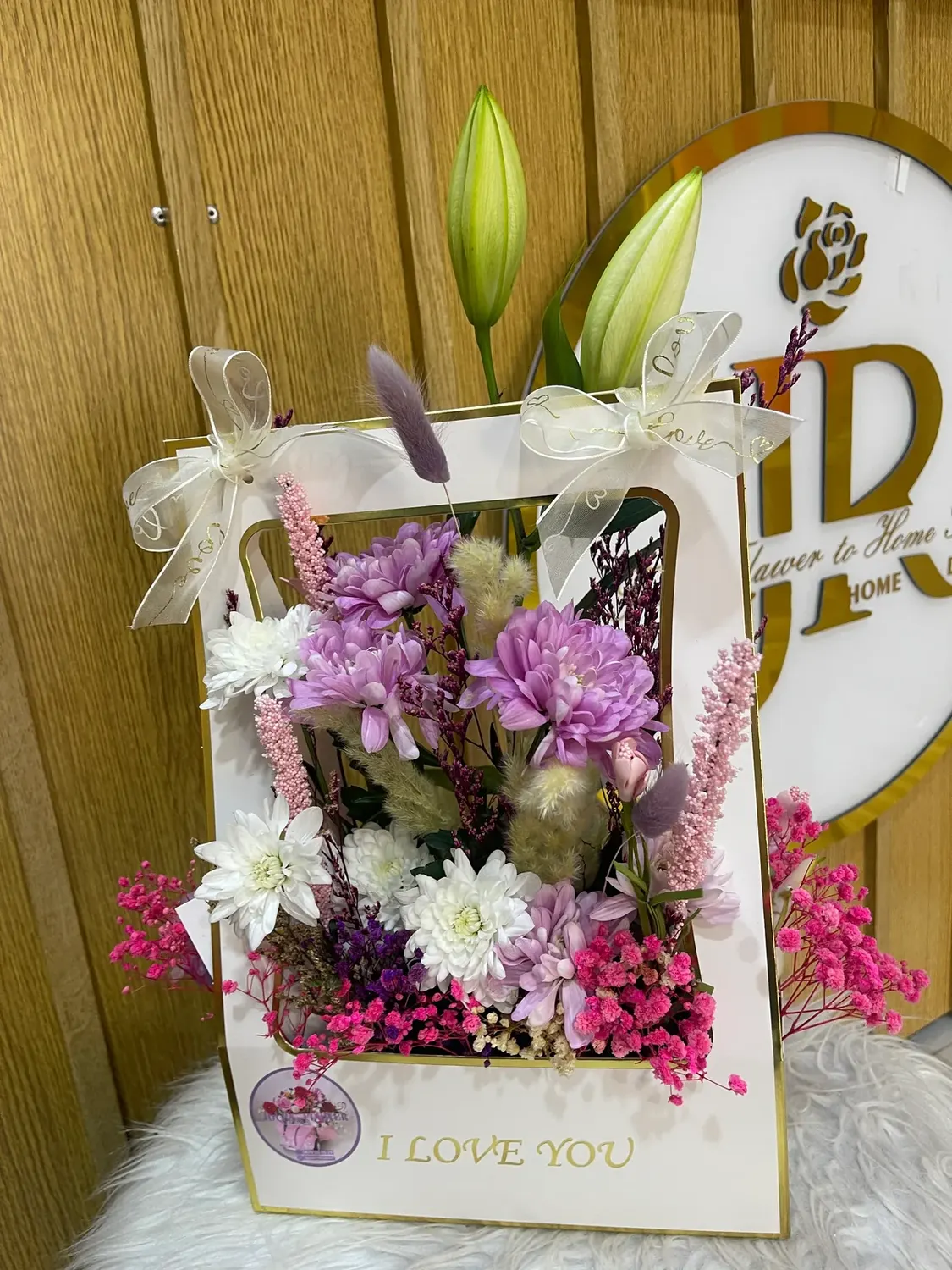 Flower pocket bouquet with lavender flowers by Joury Flowers
