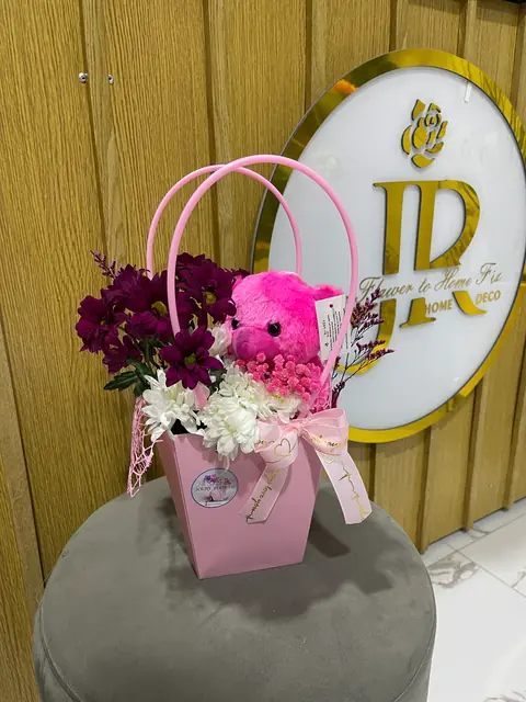 Sac cadeau rose avec ourson pour naissance fille à Tetouan