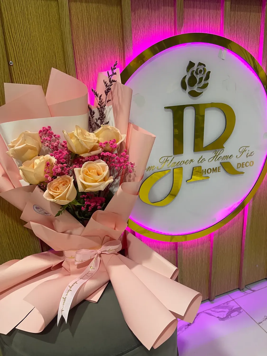 Pastel engagement wrap by Joury Flowers
