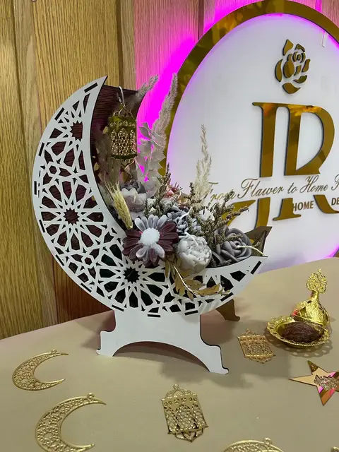 Composition lune fleurie pour Ramadan à Tetouan