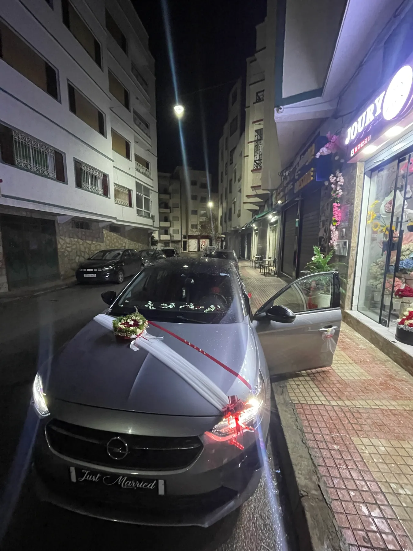Elegant Front Line car decoration by Joury Flowers
