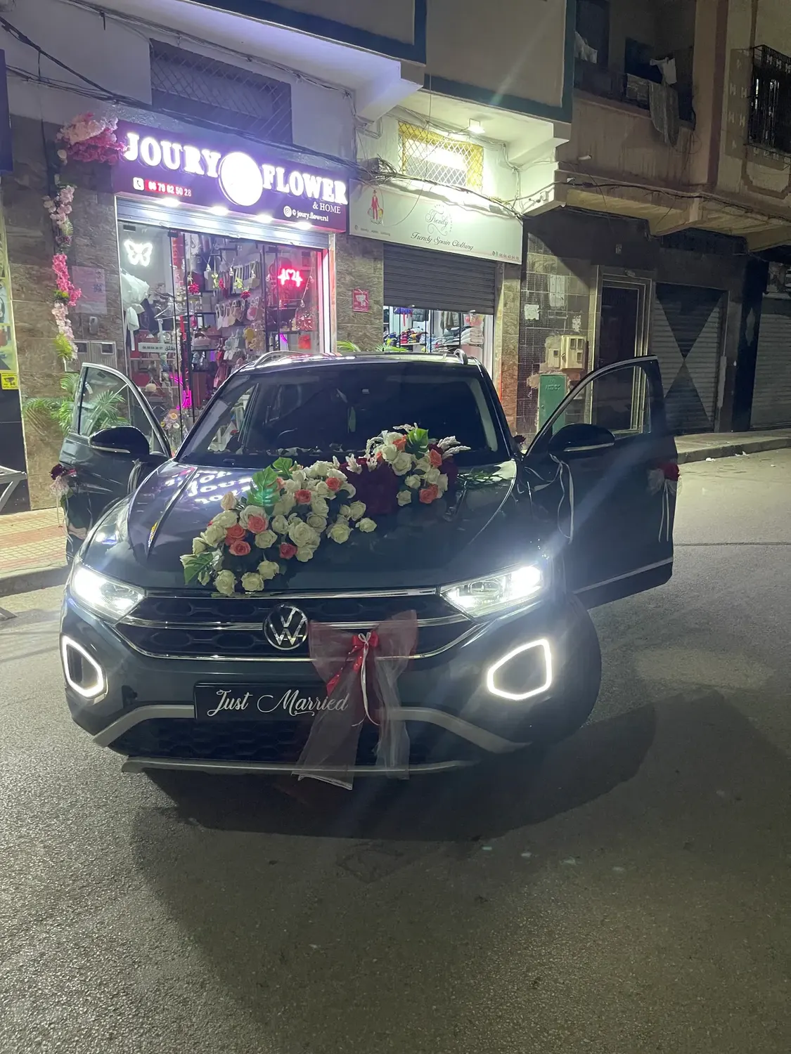 Night Bloom Drive car decoration by Joury Flowers